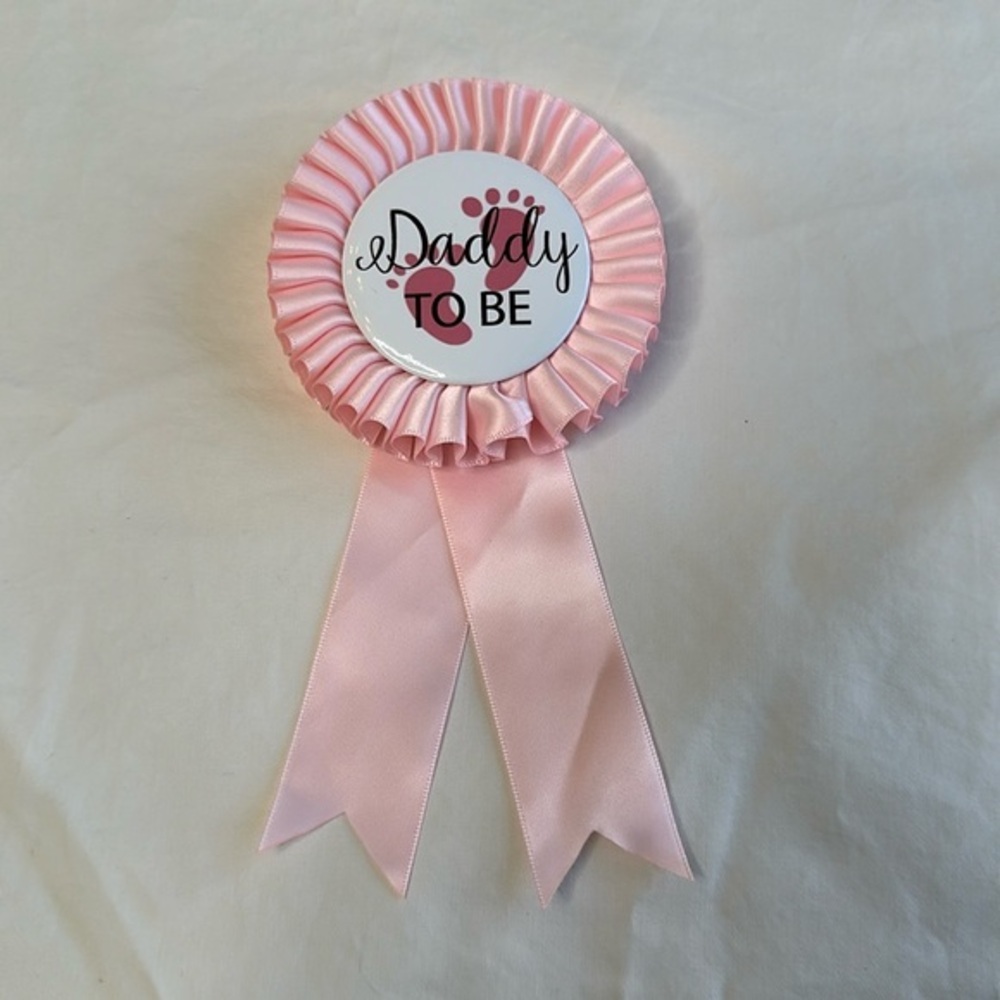 “Daddy to be” celebration pin! NEVER USED, perfect for baby shower or sprinkle.